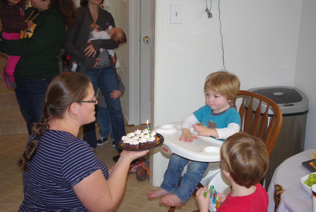 Enough singing, I need those cupcakes!